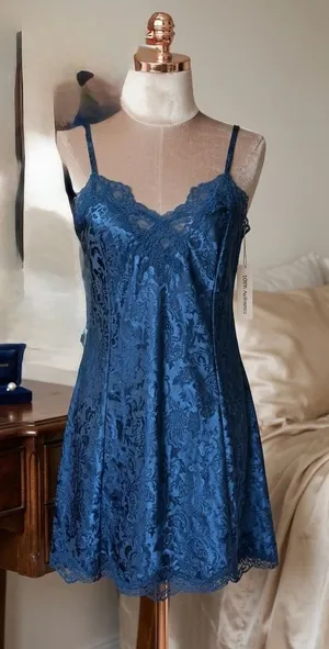 Victoria's Secret Chemise Womens Large Teal Blue Gold Label Floral Lace‎ Slip thumbnail 1