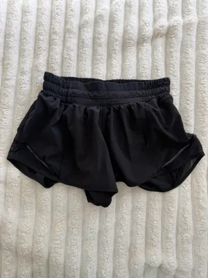 Lululemon Black shorty Hot Shorts 2.5” thumbnail 3