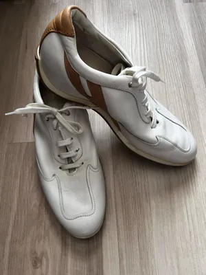 HOGAN Women’s White Leather Sneakers – Size 38.5 Size 8.5 thumbnail 2