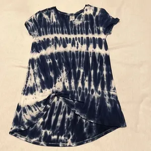 Time & Tru size small blue tie dye tied at front hem short sleeve T-shirt EUC thumbnail 2