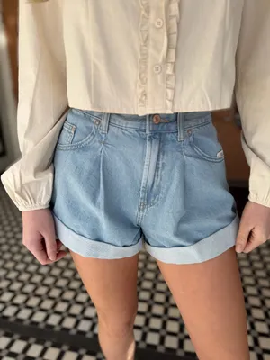 Free People We the Free Danni High Rise Short Size Small Light Wash Cuffed Roll thumbnail 2