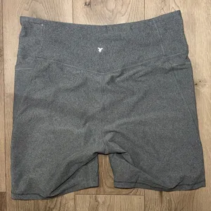 Pre-Owned Old Navy Active Powersoft High-Rise Gray Bike Shorts Go-Dry Size XL thumbnail 2