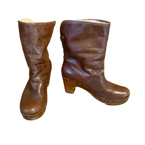 Ugg "Lynnea" Cognac Brown Leather Clog Boots With Sherpa Lining (10) thumbnail 7