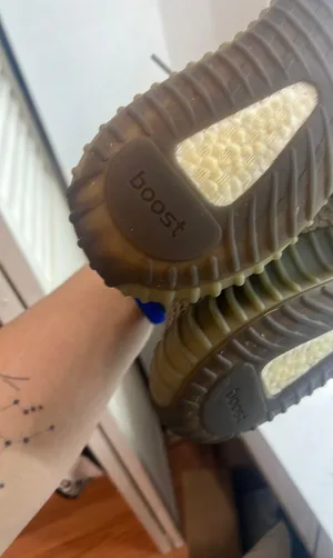 Yeezy 350 Sand Taupes thumbnail 13