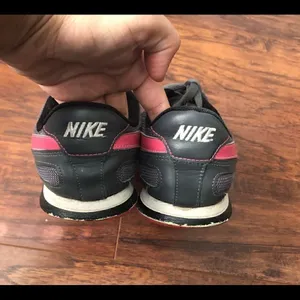 NIKE women’s athletic shoes sneakers size 10 eur 42 gray pink thumbnail 4