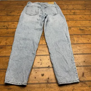 H&M &Denim Jeans Size 4 Blue‎ Pants Loose Mom Light Distressed Denim thumbnail 4