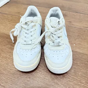 Nike Air Force 1 Low Triple White Women’s Sneakers Size 5.5 thumbnail 2