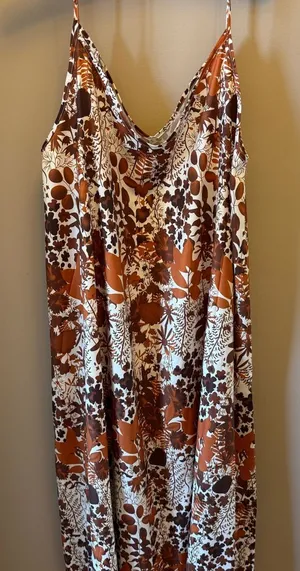 MISSLOOK Brown and White Floral Maxi Slip Dress thumbnail 1