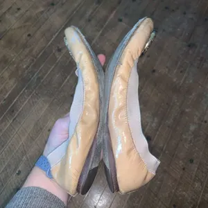 Tory Burch leather 6.5 tan slip on business casual ballet flats thumbnail 6