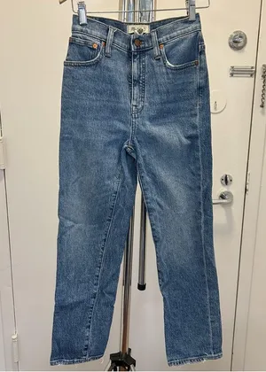Madewell Classic Straight Jeans in Peralta Wash thumbnail 5