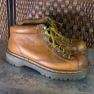 Vintage Dr. Martens Brown Boots Size 7 mens/9 Women’s thumbnail 3