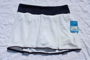 BROOKS Running Skirt Shorts Skort Chaser White Navy Medium M thumbnail 1