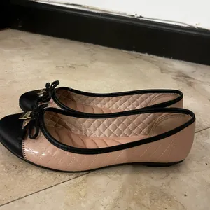 Women's Black and Pink Ballet Flats thumbnail 2