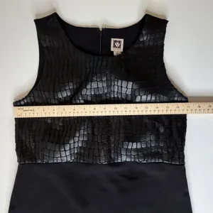 Anne Klein Black Crocodile Texture Sheath Dress Size 6 Faux Leather Office Work‎ thumbnail 11