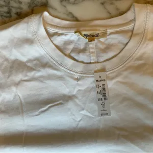 NWT Madewell Women's Cotton Relaxed Oversized Tee White Sz M small hole thumbnail 7