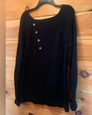 Abercrombie & Fitch women’s button back sweater. Black. Medium. thumbnail 1