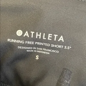 Athleta Running Free Camoflage Shorts Black Gray Camo Print thumbnail 5