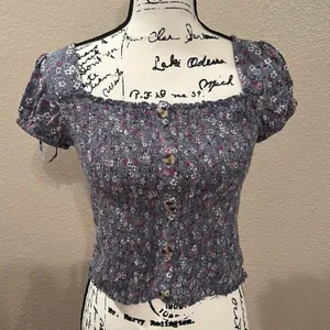 Mudd Blue Floral Smocked Crop Top with Buttons sz L thumbnail 1