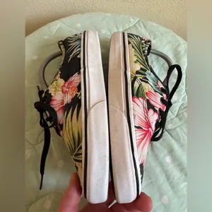 Vans Hawaiian Floral Sneakers Womens size 7 thumbnail 6
