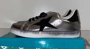 NIB Anna Gray/Black Star Cutout Sneakers 8 thumbnail 4
