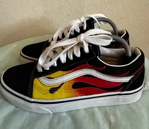 Vans Old Skool vibrant red and yellow flame graphic on a black Womena Size 6.5 thumbnail 1