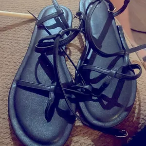 A new day tiffany matte black sandals strappy size 9.5 new thumbnail 3