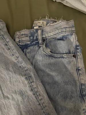 Abercrombie 90s High-Rise Straight thumbnail 3