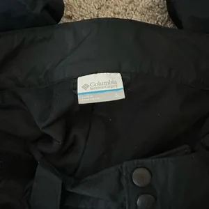Columbia Black Women’s Cargo Snow Pants thumbnail 3