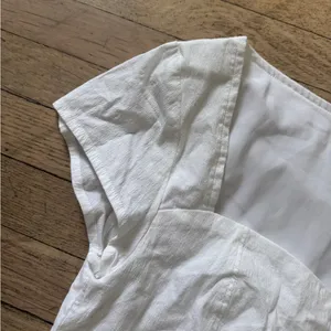 NWT Abercrombie & Fitch Crop Top thumbnail 2
