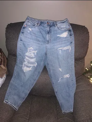 American Eagle relaxed mom jean thumbnail 1