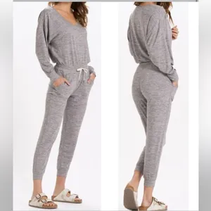 Vuori Long‎ Sleeve Lux Jogger Jumpsuit medium athleisure yoga travel thumbnail 2