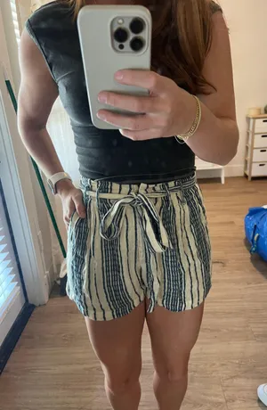 Lulus shorts thumbnail 4
