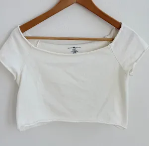 Brandy Melville White Off the houlder Crop Top 100% Cotton thumbnail 1