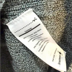 Smartwool Textured Knit V-Neck Sweater Size Medium thumbnail 3
