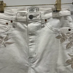 Abercrombie & Fitch Zoe Natural Rise Ankle Straight Jeans Womens 29/8R NWT thumbnail 2