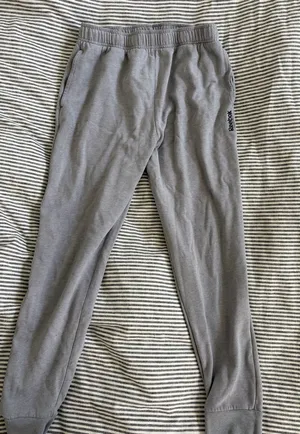 Reebok Men’s Grey Joggers thumbnail 1