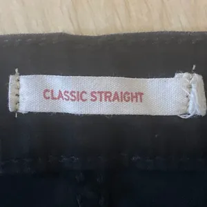 Levi's Classic Straight Women's Black High Rise Relaxed Denim Jeans Size XL thumbnail 5