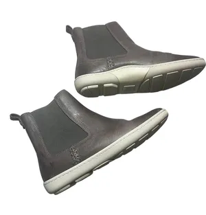 Frye Women 8 Gray Distressed Leather Melissa Chelsea Sneaker Bootie Ankle Boots thumbnail 1