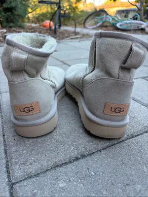 UGG 1016222 ultra Mini Suede shearling Booties Sz 9 thumbnail 4