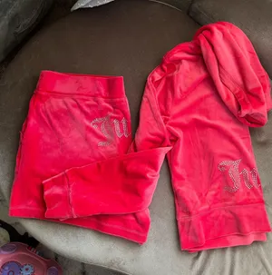 Size L Juicy Couture Y2K Velour Bling Matching Shorts Set Watermelon pink thumbnail 1