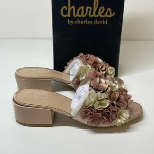 Charles by Charles David Victorious Sandals Women's Size 7M Ivory Floral Chiffon thumbnail 2