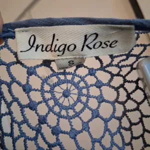NEW Indigo Rose Delicate Dusty Blue Crochet Women's Top 3/4 Sleeves size Small thumbnail 2