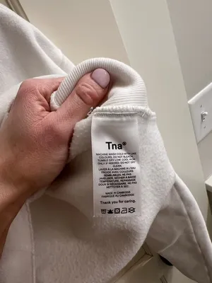 Aritzia TNA cropped sweatshirt thumbnail 4