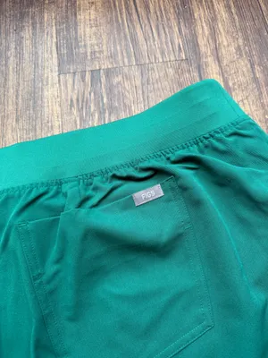 NWT FIGS Women’s Hunter Green Zamora 2.0 Jogger Scrub Pants - Size 4XL Petite thumbnail 9
