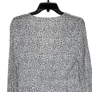 Altar'd State Tunic Top Size Medium Gray Cream Pattern Front Tie Lined‎ Womens thumbnail 8
