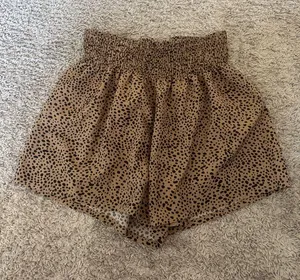SHEIN Brown and Black Spotted High Waist Smocked Shorts / BB5 thumbnail 1