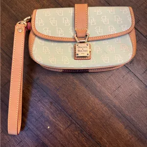 Dooney & Bourke‎ Green Canvas Signature Wristlet E thumbnail 1