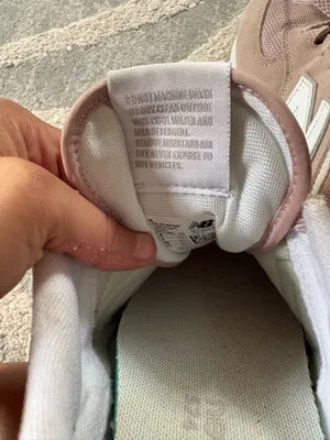 Women’s new balance classic 574 pink sneakers 8 thumbnail 4