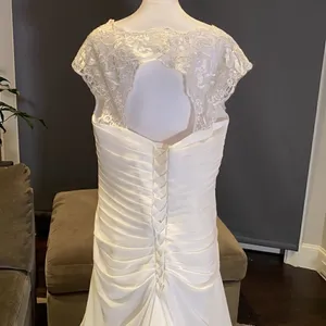 Women’s Chiffon Wedding Dress Corset Back Size 16 NWOT thumbnail 7