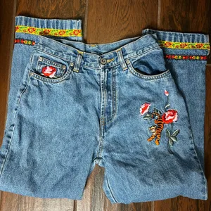 Disney Pooh Tigger Vintage Embroidered Denim Cropped Jeans thumbnail 1